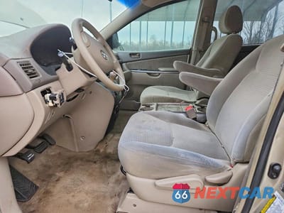 Zdjęcie 7 z 13 samochodu: 2006 TOYOTA SIENNA CE VIN:5TDZA23C86S397274 - miniatura