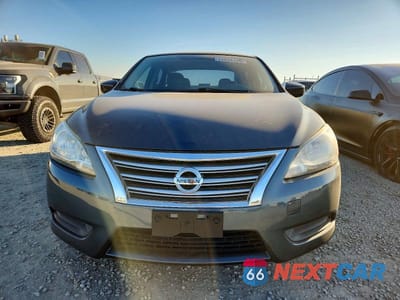 Piąte zdjęcie samochodu w środku: 2015 NISSAN SENTRA S VIN:3N1AB7AP4FL659023 - miniatura
