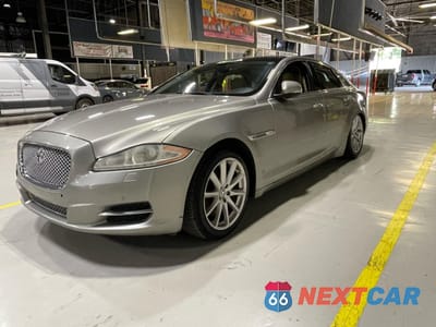 Drugie zdjęcie samochodu z przodu: 2011 JAGUAR XJ VIN:SAJWA1CB8BLV13204 - miniatura