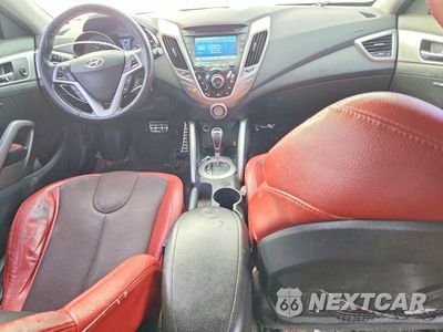 Zdjęcie 8 z 12 samochodu: 2012 HYUNDAI VELOSTER VIN:KMHTC6AD2CU064493 - miniatura