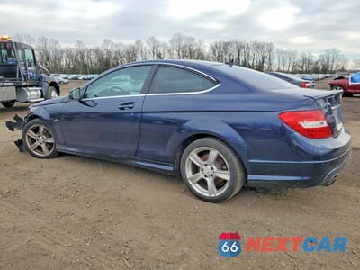 Drugie zdjęcie samochodu z przodu: 2012 MERCEDES-BENZ C 250 VIN:WDDGJ4HB4CF925137 - miniatura
