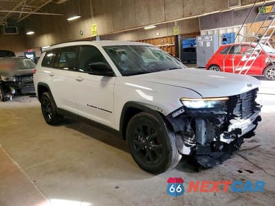 Czwarte zdjęcie samochodu z boku: 2024 JEEP GRAND CHEROKEE L LAREDO VIN:1C4RJKAG8R8517511 - miniatura