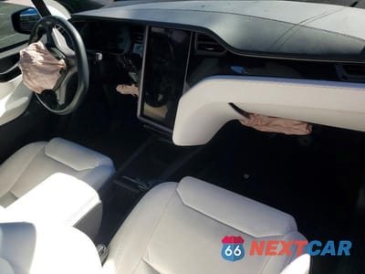 Zdjęcie 8 z 12 samochodu: 2018 TESLA MODEL X VIN:5YJXCBE23JF121846 - miniatura
