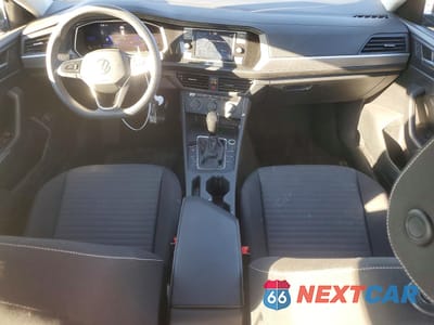 Zdjęcie 8 z 13 samochodu: 2022 VOLKSWAGEN JETTA S VIN:3VWCM7BU3NM000893 - miniatura