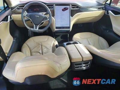 Zdjęcie 8 z 13 samochodu: 2013 TESLA MODEL S VIN:5YJSA1CG6DFP20947 - miniatura