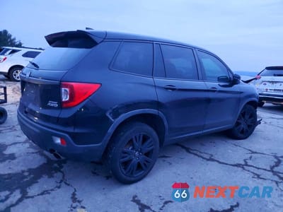 Trzecie zdjęcie samochodu z tyłu: 2019 HONDA PASSPORT SPORT VIN:5FNYF8H2XKB023280 - miniatura