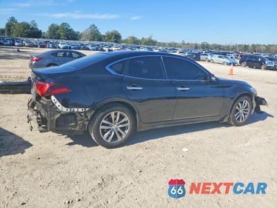 Trzecie zdjęcie samochodu z tyłu: 2019 INFINITI Q70 3.7 LUXE VIN:JN1BY1AP8KM505513 - miniatura