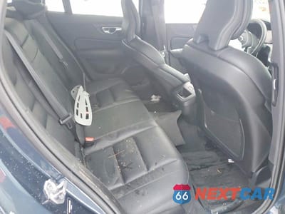 Zdjęcie 10 z 12 samochodu: 2022 VOLVO V60 CROSS COUNTRY T5 MOMENTUM VIN:YV4102WK7N1088245 - miniatura