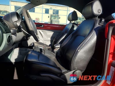 Zdjęcie 7 z 12 samochodu: 2004 VOLKSWAGEN NEW BEETLE GLS VIN:3VWCD21Y24M303590 - miniatura