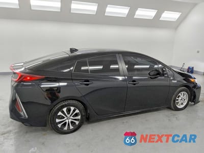 Trzecie zdjęcie samochodu z tyłu: 2022 TOYOTA PRIUS PRIME LE VIN:JTDKAMFPXN3210175 - miniatura