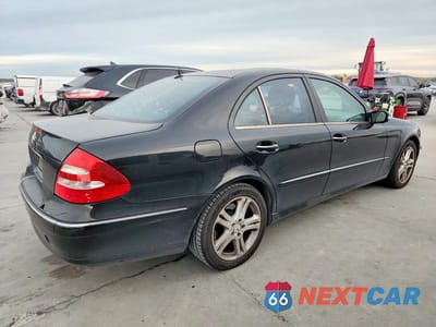 Trzecie zdjęcie samochodu z tyłu: 2006 MERCEDES-BENZ E 350 VIN:WDBUF56J36A863356 - miniatura