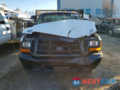 Piąte zdjęcie samochodu w środku: 2001 FORD F350 SUPER DUTY FLATBED TRUCK VIN:1FDWF36F11EC20267 - miniatura