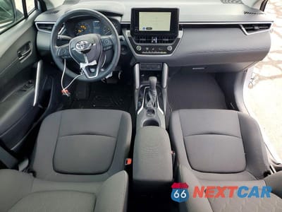 Zdjęcie 8 z 13 samochodu: 2024 TOYOTA COROLLA CROSS LE VIN:7MUCAAAG0RV089595 - miniatura