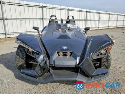 Drugie zdjęcie samochodu z przodu: 2017 POLARIS SLINGSHOT VIN:57XAASFA0H8121564 - miniatura