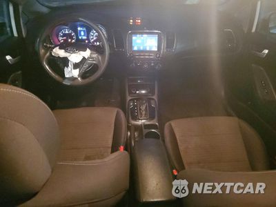 Zdjęcie 8 z 14 samochodu: 2018 KIA FORTE LX VIN:3KPFL4A73JE178403 - miniatura