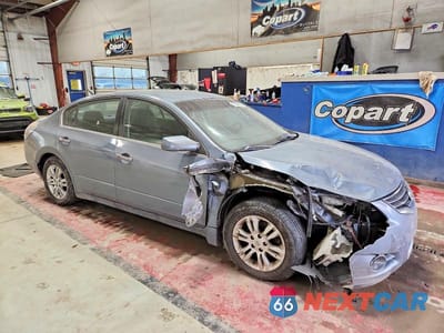 Czwarte zdjęcie samochodu z boku: 2012 NISSAN ALTIMA BASE VIN:1N4AL2AP8CN403692 - miniatura
