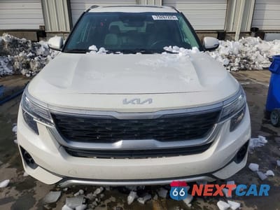 Piąte zdjęcie samochodu w środku: 2022 KIA SELTOS EX VIN:KNDERCAA6N7261426 - miniatura
