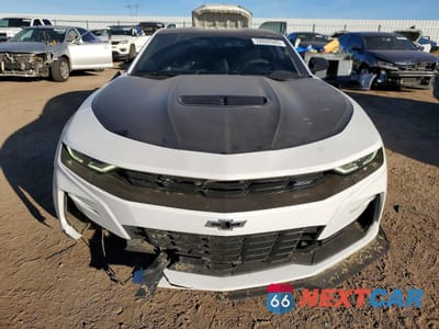 Piąte zdjęcie samochodu w środku: 2019 CHEVROLET CAMARO SS VIN:1G1FE1R7XK0146001 - miniatura