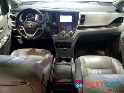 Zdjęcie 8 z 13 samochodu: 2018 TOYOTA SIENNA XLE 8-PASSENGER VIN:5TDYZ3DC1JS956407 - miniatura
