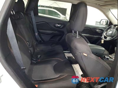 Zdjęcie 11 z 13 samochodu: 2017 JEEP CHEROKEE LATITUDE VIN:1C4PJMCS4HW509047 - miniatura