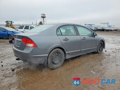 Trzecie zdjęcie samochodu z tyłu: 2010 HONDA CIVIC LX VIN:19XFA1F52AE086274 - miniatura