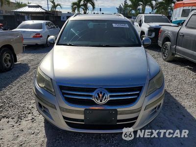Piąte zdjęcie samochodu w środku: 2010 VOLKSWAGEN TIGUAN SE VIN:WVGBV7AX9AW521775 - miniatura