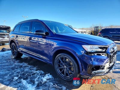 Czwarte zdjęcie samochodu z boku: 2020 AUDI SQ7 PRESTIGE VIN:WA1VWAF7XLD010136 - miniatura