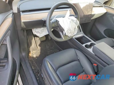 Zdjęcie 8 z 12 samochodu: 2024 TESLA MODEL Y VIN:7SAYGDEE5RA225927 - miniatura