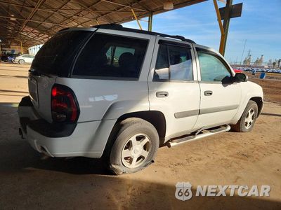 Trzecie zdjęcie samochodu z tyłu: 2005 CHEVROLET TRAILBLAZER LS VIN:1GNDT13S952356252 - miniatura