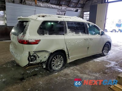 Trzecie zdjęcie samochodu z tyłu: 2018 TOYOTA SIENNA XLE 8-PASSENGER VIN:5TDYZ3DC1JS956407 - miniatura