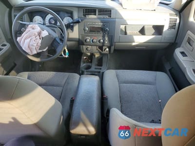Zdjęcie 8 z 11 samochodu: 2010 DODGE DAKOTA SXT VIN:1D7CW3GP2AS103903 - miniatura