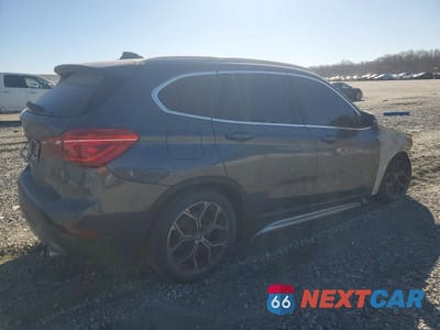 Trzecie zdjęcie samochodu z tyłu: 2020 BMW X1 XDRIVE28I VIN:WBXJG9C08L5P60977 - miniatura