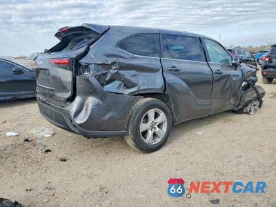 Trzecie zdjęcie samochodu z tyłu: 2023 TOYOTA HIGHLANDER LE VIN:5TDKDRAH4PS504113 - miniatura