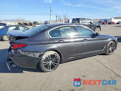 Trzecie zdjęcie samochodu z tyłu: 2021 BMW 530 XI VIN:WBA13BJ03MCF31090 - miniatura