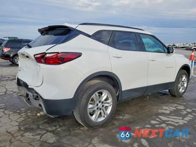 Trzecie zdjęcie samochodu z tyłu: 2022 CHEVROLET BLAZER 2LT VIN:3GNKBCR44NS180942 - miniatura