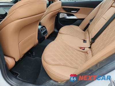 Zdjęcie 10 z 12 samochodu: 2024 MERCEDES-BENZ E 350 4MATIC VIN:W1KLF4HB2RA045463 - miniatura