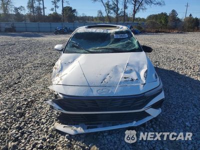 Piąte zdjęcie samochodu w środku: 2025 HYUNDAI ELANTRA SEL VIN:KMHLS4DG0SU966233 - miniatura