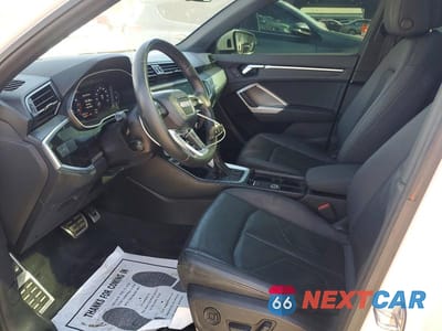 Zdjęcie 7 z 11 samochodu: 2020 AUDI Q3 PREMIUM VIN:WA1AECF39L1041664 - miniatura