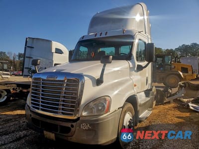 Drugie zdjęcie samochodu z przodu: 2016 FREIGHTLINER CASCADIA 125 SEMI TRUCK VIN:1FUBGEDV6GLHC5609 - miniatura
