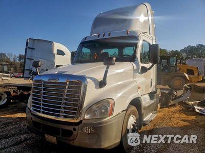 Drugie zdjęcie samochodu z przodu: 2016 FREIGHTLINER CASCADIA 125 SEMI TRUCK VIN:1FUBGEDV6GLHC5609 - miniatura