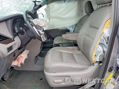 Zdjęcie 7 z 12 samochodu: 2015 TOYOTA SIENNA XLE VIN:5TDYK3DC2FS639618 - miniatura