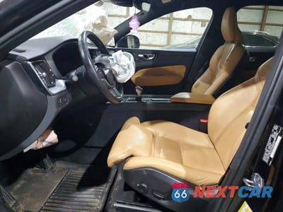 Zdjęcie 7 z 12 samochodu: 2019 VOLVO XC60 T6 VIN:YV4A22RK1K1379907 - miniatura