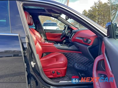 Piąte zdjęcie samochodu w środku: 2018 MASERATI LEVANTE S LUXURY VIN:ZN661YUL8JX277691 - miniatura