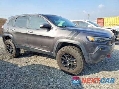 Czwarte zdjęcie samochodu z boku: 2019 JEEP CHEROKEE TRAILHAWK VIN:1C4PJMBXXKD468682 - miniatura