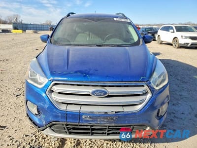 Piąte zdjęcie samochodu w środku: 2018 FORD ESCAPE SEL VIN:1FMCU9HD3JUB17509 - miniatura