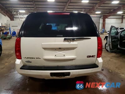 Zdjęcie 6 z 12 samochodu: 2014 GMC YUKON XL K1500 SLT VIN:1GKS2KE75ER220939 - miniatura