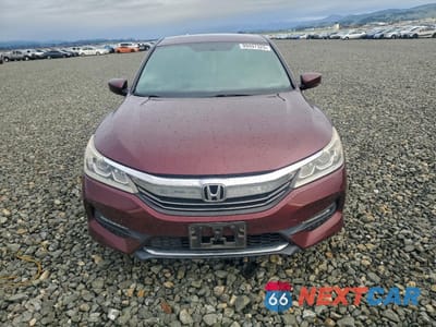 Piąte zdjęcie samochodu w środku: 2017 HONDA ACCORD SPORT VIN:1HGCR2F52HA158106 - miniatura
