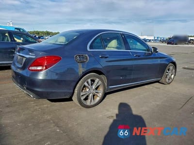 Trzecie zdjęcie samochodu z tyłu: 2015 MERCEDES-BENZ C 300 4MATIC VIN:55SWF4KB4FU032554 - miniatura