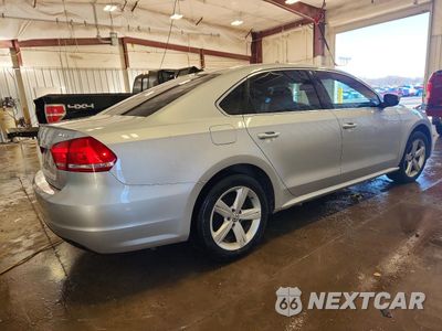 Trzecie zdjęcie samochodu z tyłu: 2013 VOLKSWAGEN PASSAT SE VIN:1VWBN7A35DC003800 - miniatura