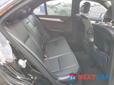 Zdjęcie 10 z 12 samochodu: 2013 MERCEDES-BENZ C 250 VIN:WDDGF4HB7DR248876 - miniatura